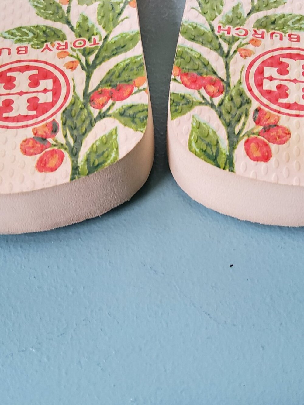 Tory burch Flip Flops Size 7 - Picture 2 of 3